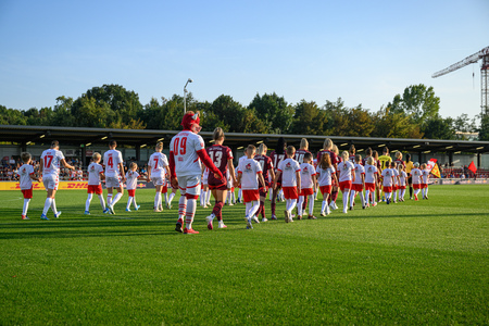 Einlaufkinder Frauenspiel gegen den SV Werder Bremen